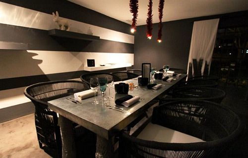 Latitude 13 Degrees Hotell Lilongwe Exteriör bild