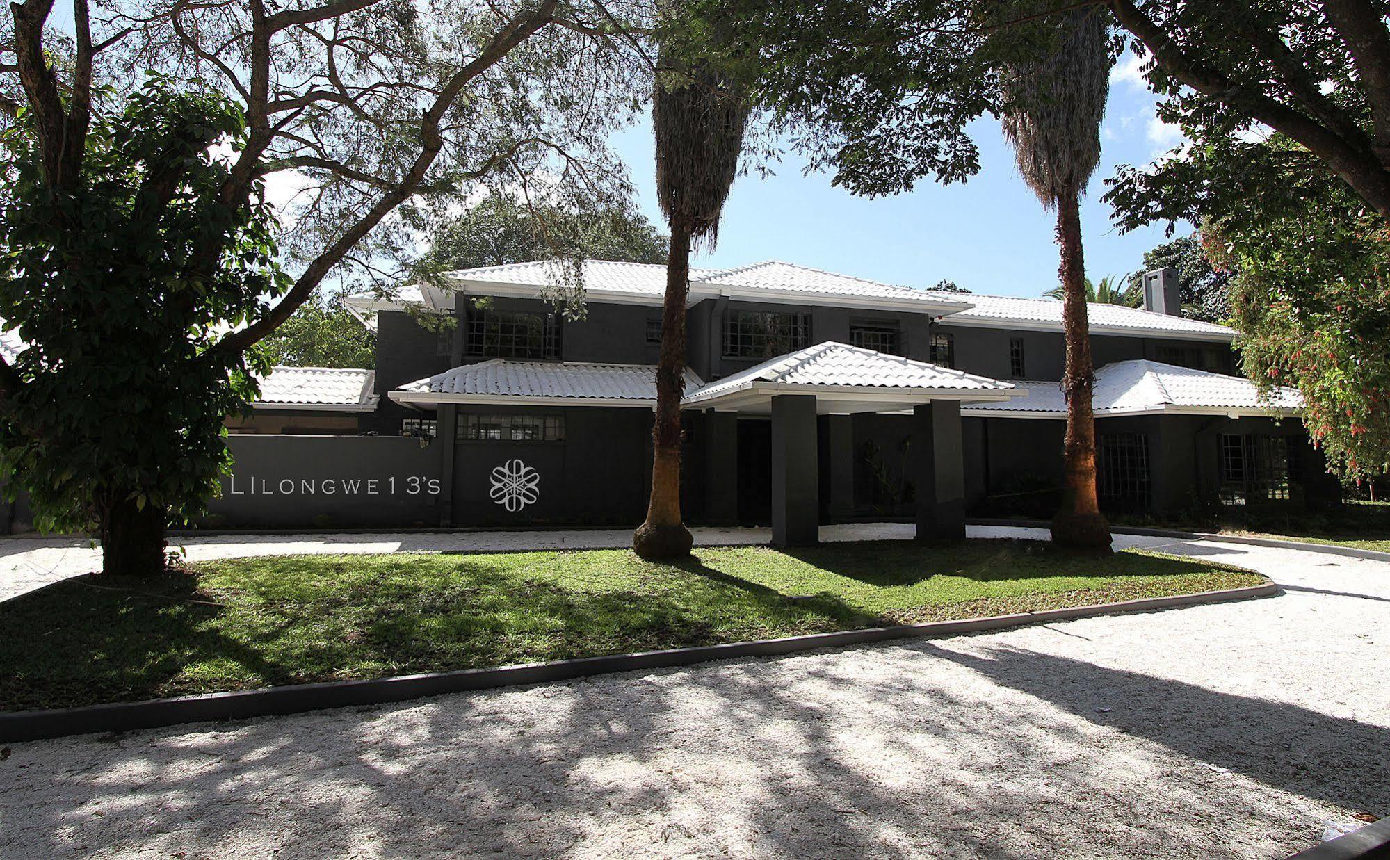 Latitude 13 Degrees Hotell Lilongwe Exteriör bild